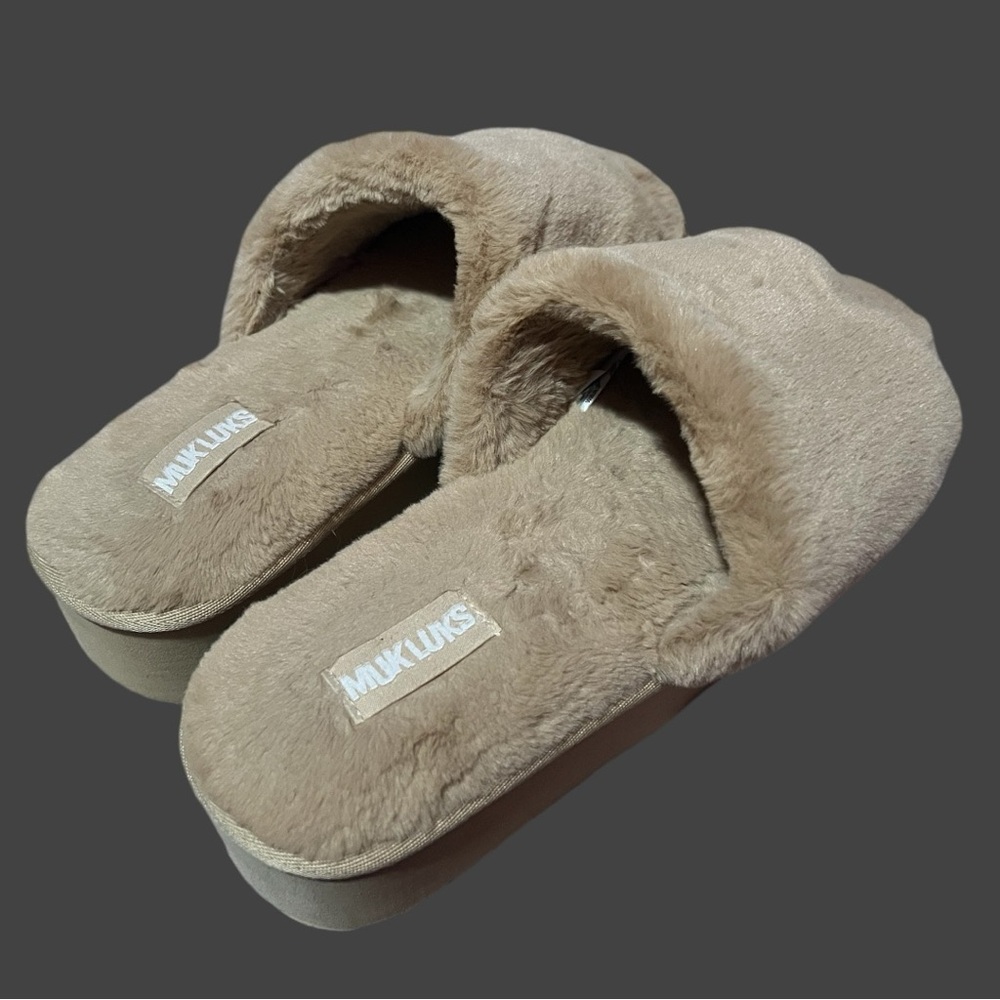 MUK LUK Fuzzy Slippers